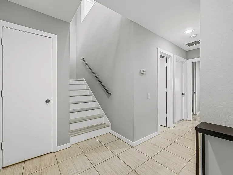 6908 Yellowstone Way Dr — Photo 4