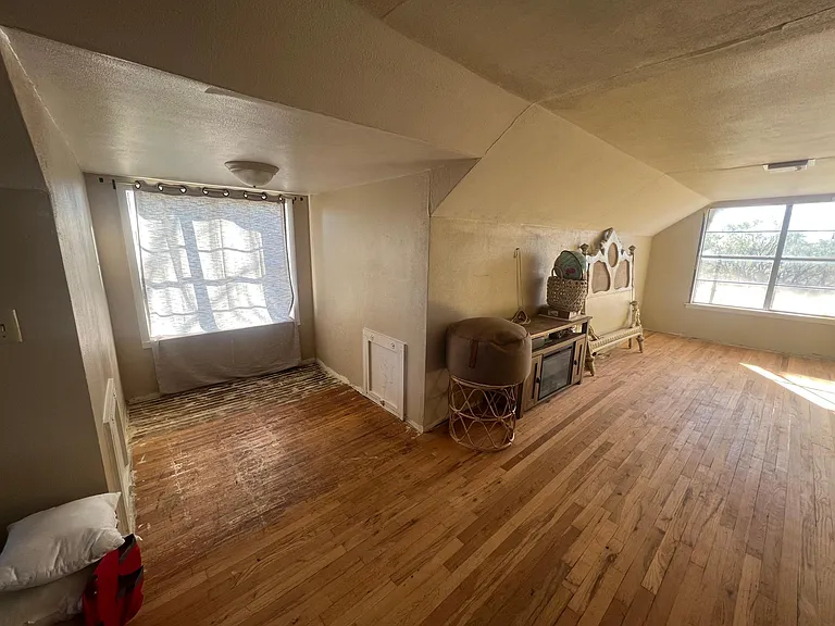 884 FM 3329 — Photo 26