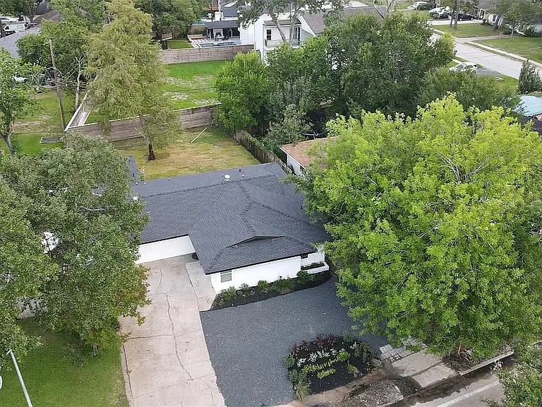 1610 Antoine Dr — Photo 23
