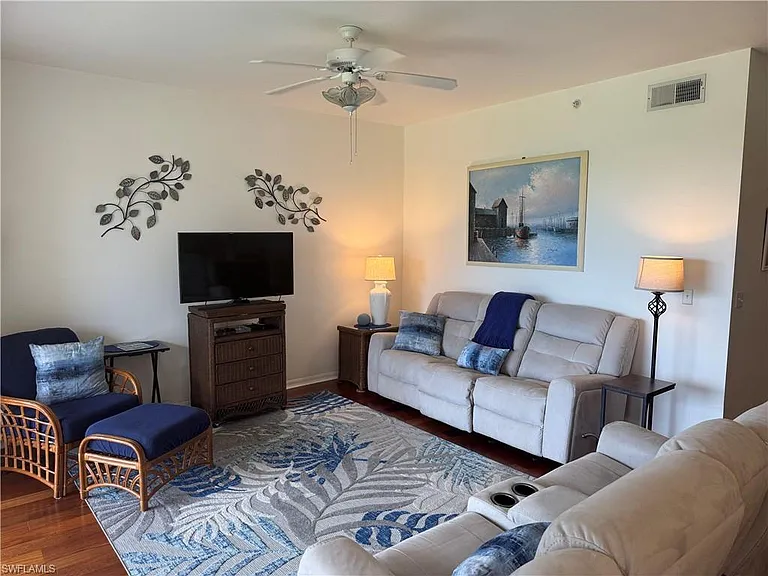 9500 Highland Woods Blvd #207 — Photo 8