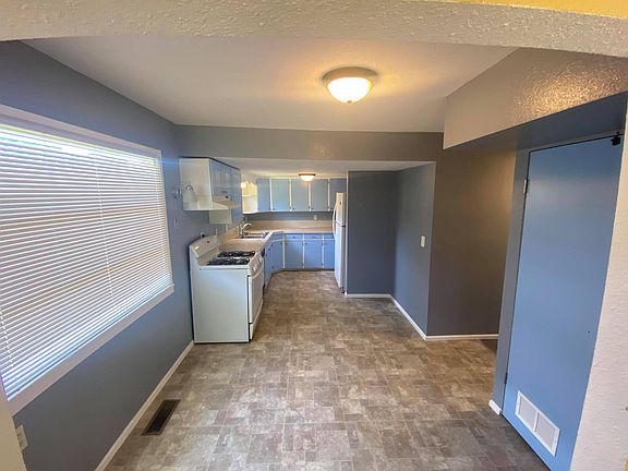 2nd image of 2450 Griffin Ave