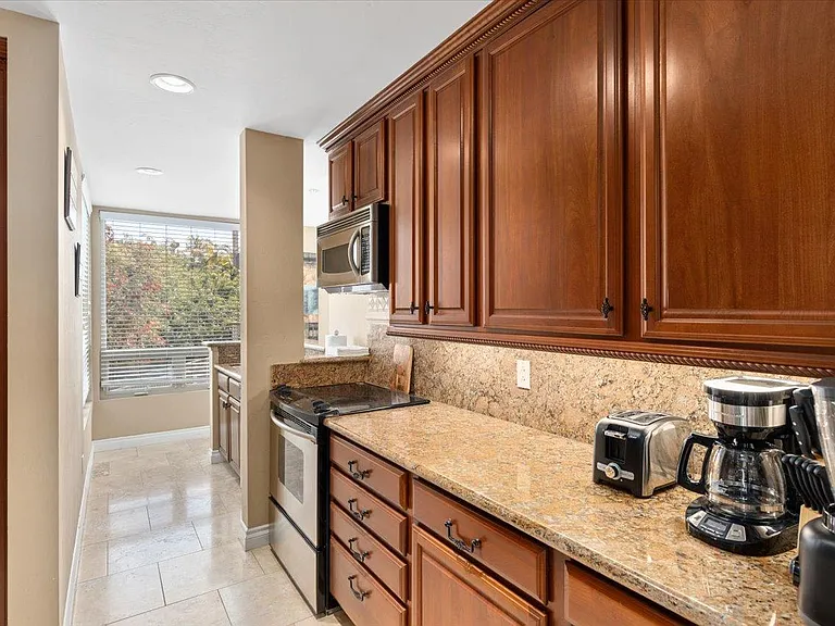 935 Genter St #207 — Photo 11