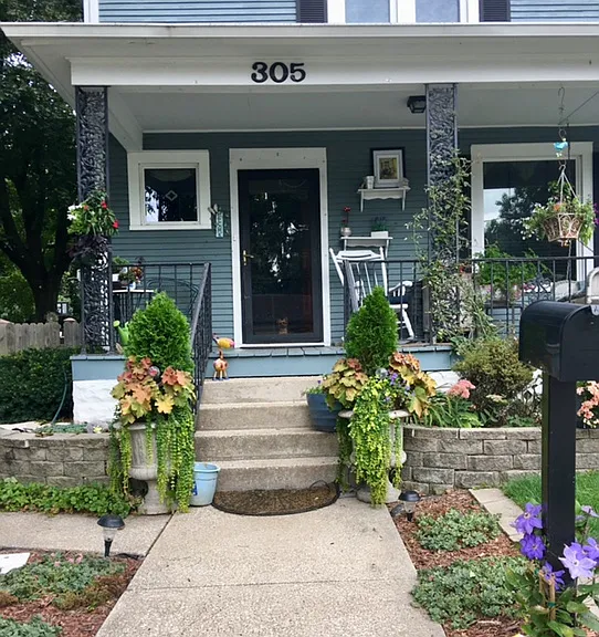 305 Oak St — Photo 2
