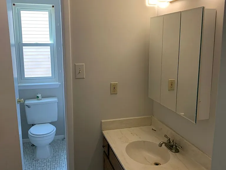 313 Winterberry Dr — Photo 8