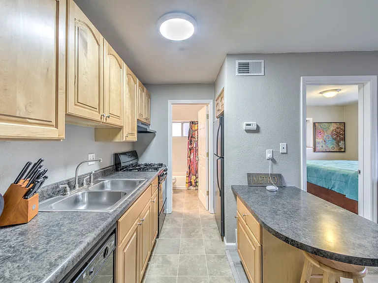 3850 Park Ave — Photo 48