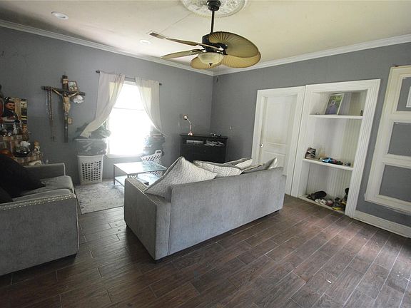 4th image of 25523 Cambridge Blvd