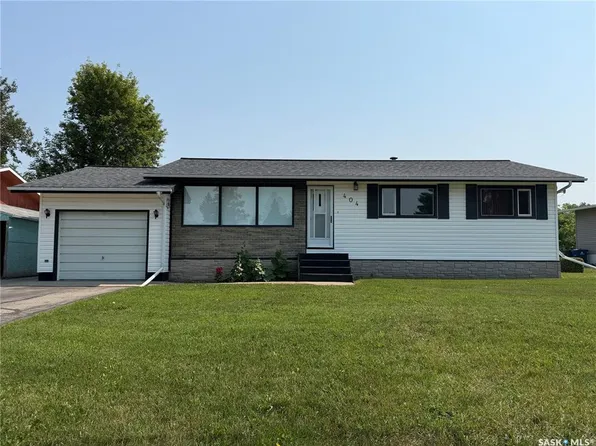 404 7th STREET E, Wynyard, SK S0A 4T0