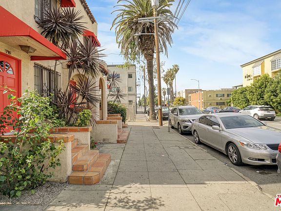 5th image of 716 W 30th St
