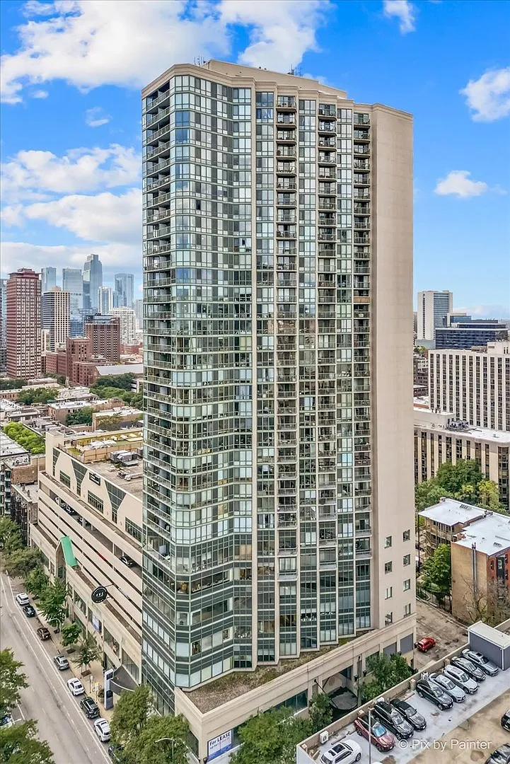 111 W Maple St APT 3401 photo 1