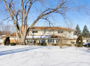 926 Braeburn Rd, Inverness, IL 60067