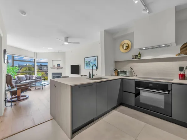 2228 Marstrand Ave #506, Vancouver, BC V6K 4T1