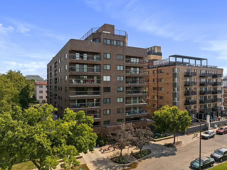 2885 Knox Ave S #502 — Photo 36