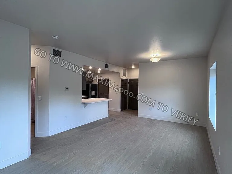 940 Grand Avenue — Photo 6