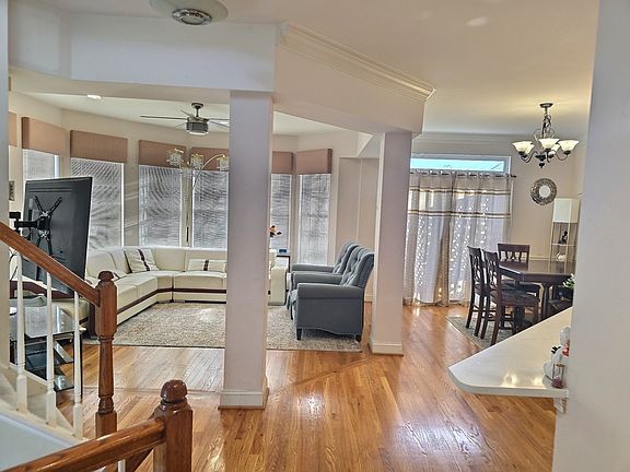 Living Room-Sitting Area