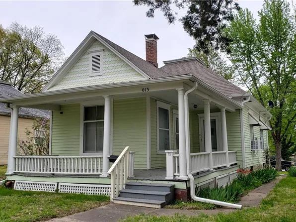 613 N Main St, Ottawa, KS 66067