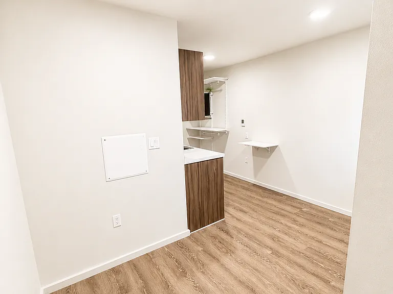 Plaza Apartments — Photo 36