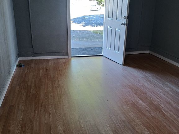 bonus room (ground level access)