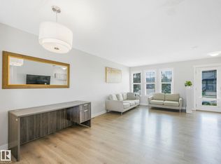 648 Lewis Greens Dr NW, Edmonton, AB T5T4V9