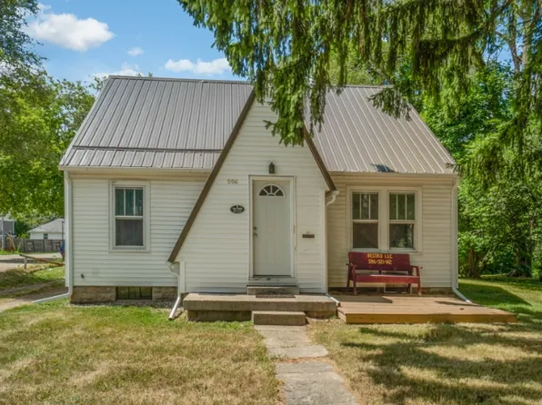 806 S Douglas St, Mount Pleasant, MI 48858