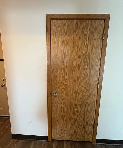 Apartment - Entry Closet