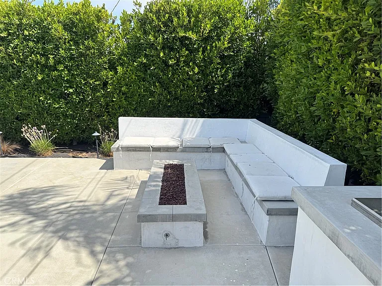 2831 Francis Ln — Photo 23
