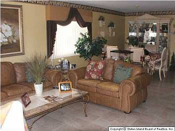 3rd image of 45 Darnell Ln