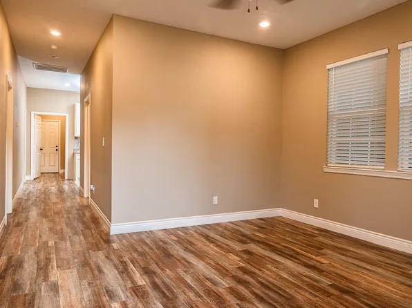 1306 S Austin St, Brenham, TX 77833