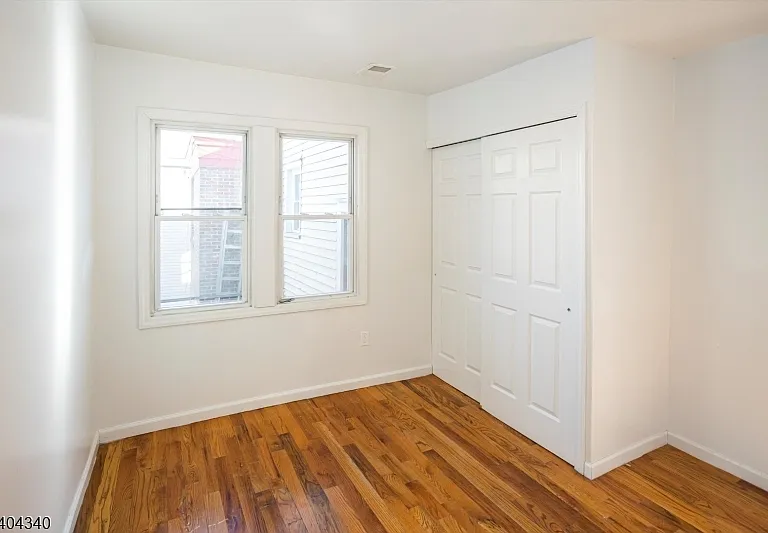 29 William St — Photo 13