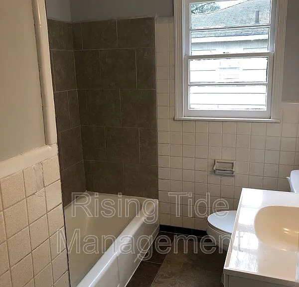 928 Five Mile Rd — Photo 21