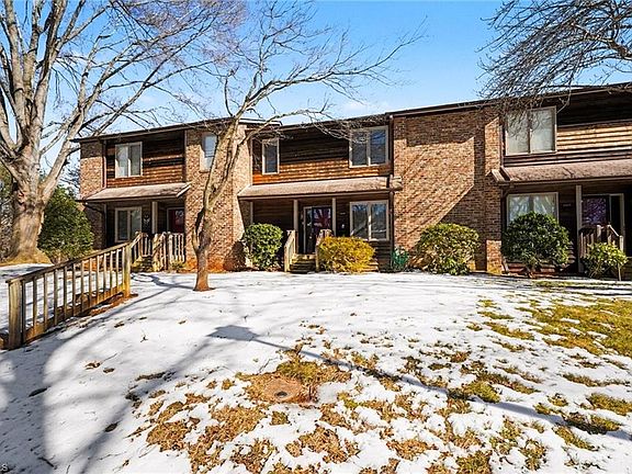 2nd image of 5367 Larch Ct