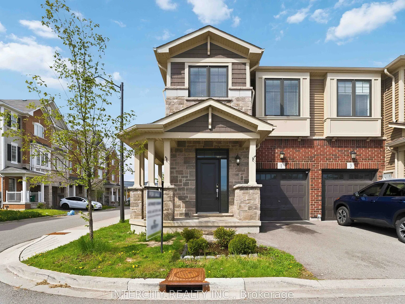 3 bed, $2,850 — Photo 2