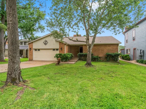 2839 Hemingway Dr, Montgomery, TX 77356