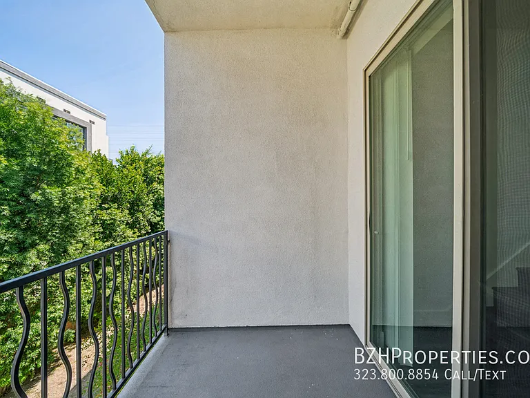 6006-6002 Klump Ave — Photo 44