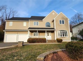 18 Pond View Rd, New Britain, CT 06052
