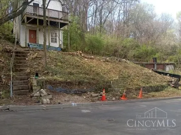 2521 Seegar Ave, Cincinnati, OH 45225