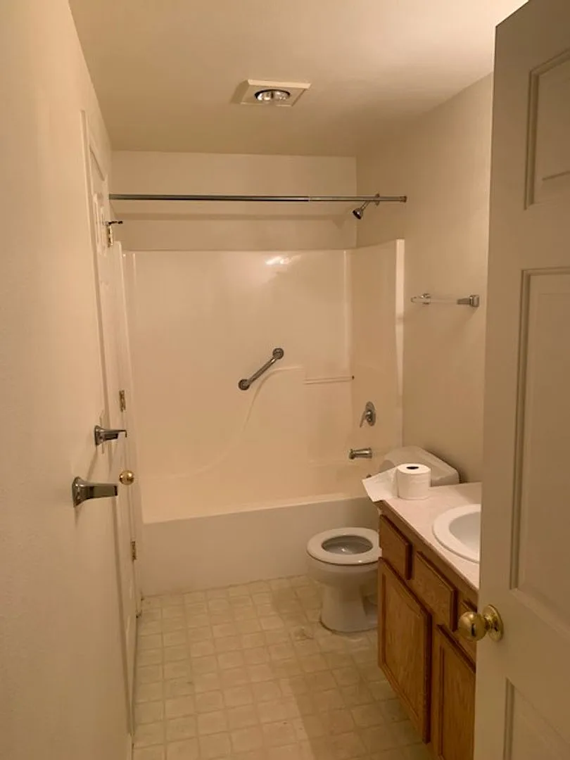 705 Benjamin Ave Duplex — Photo 2
