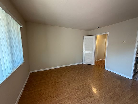 5th image of 3530 Alden Way APT 4