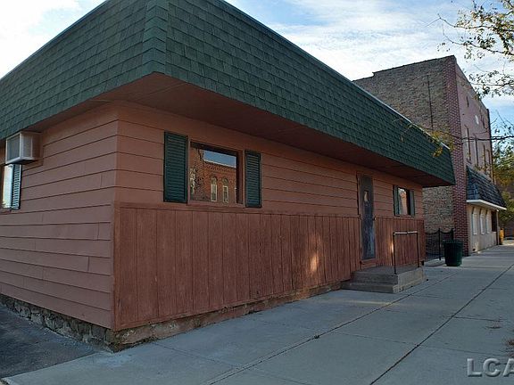 3rd image of 147 Carey St