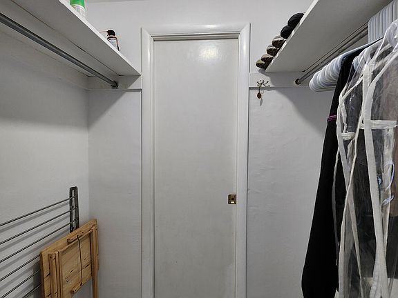 2nd image of 1400 NE 169th St APT 211