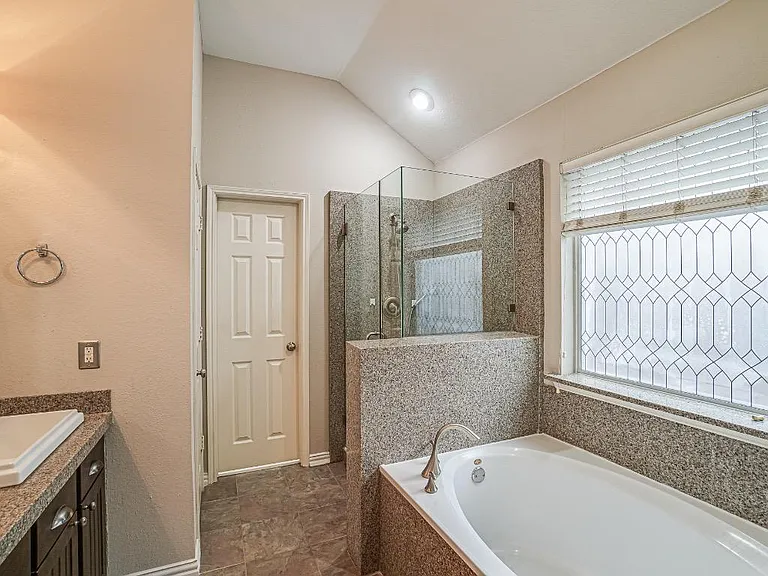 9142 Crenshaw Ln — Photo 16