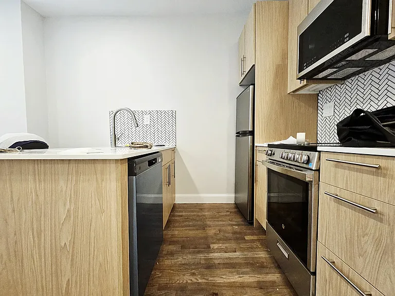 27 Garden St #6 — Photo 2