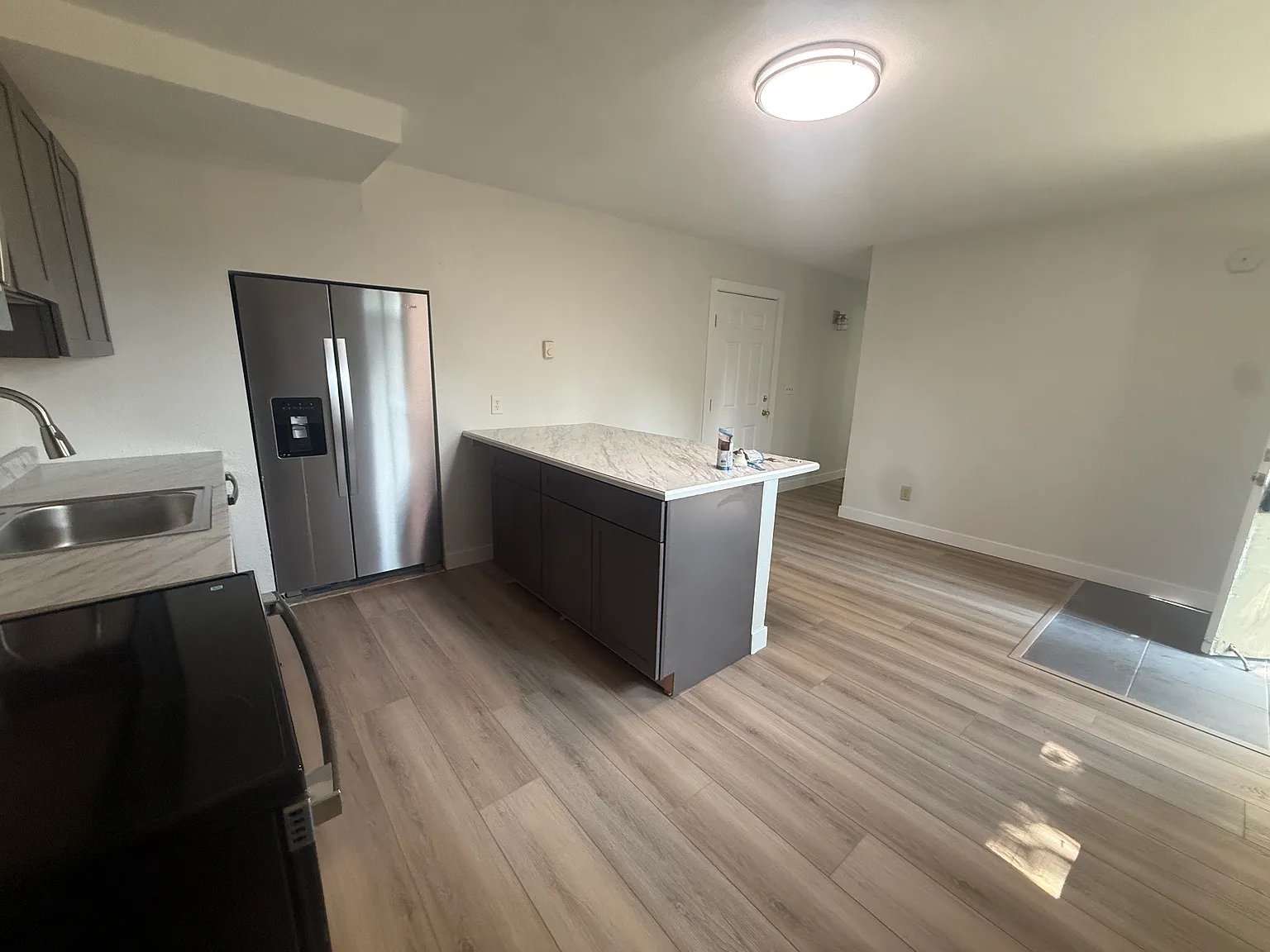 1 bed, 700 sqft, $1,500 — Photo 2