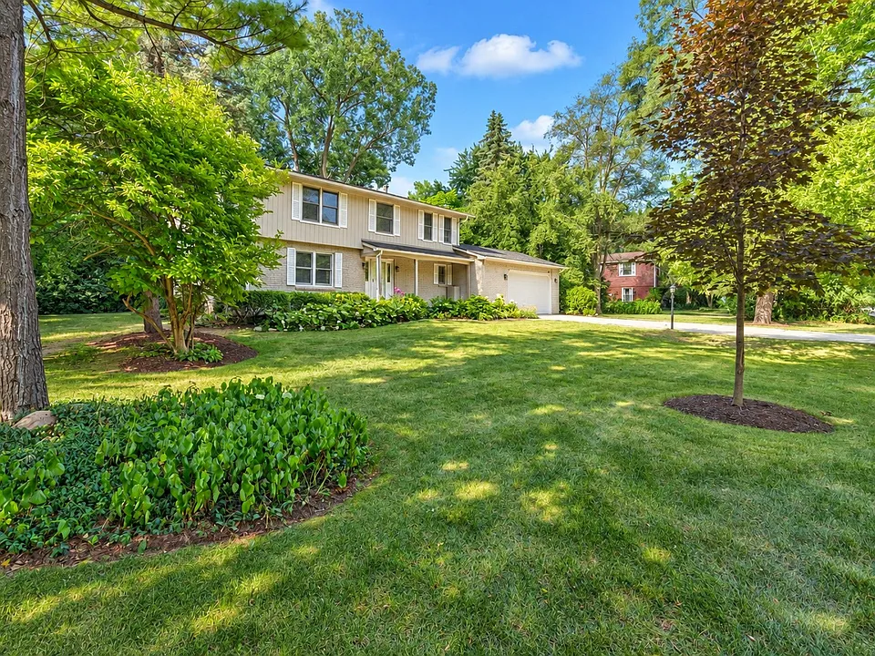 1990 Squirrel Valley Dr