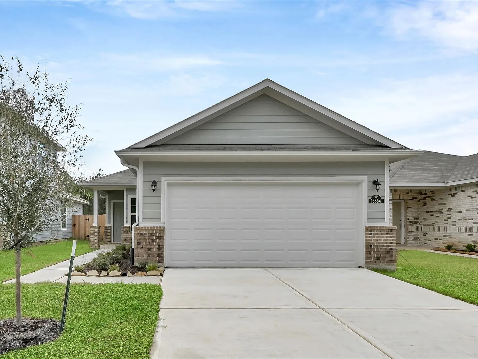 3 bed, 2.0 bath, 1232 sqft, $1,800 — Photo 1
