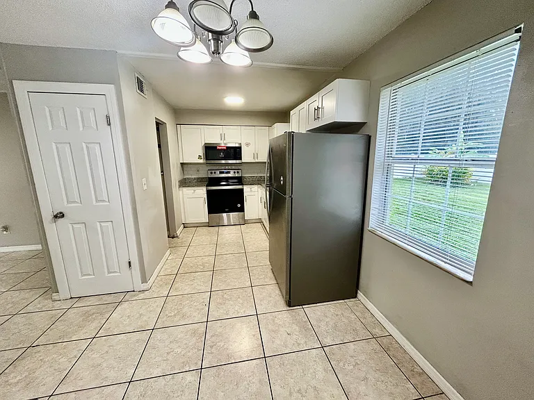 4418 Porpoise Dr — Photo 5