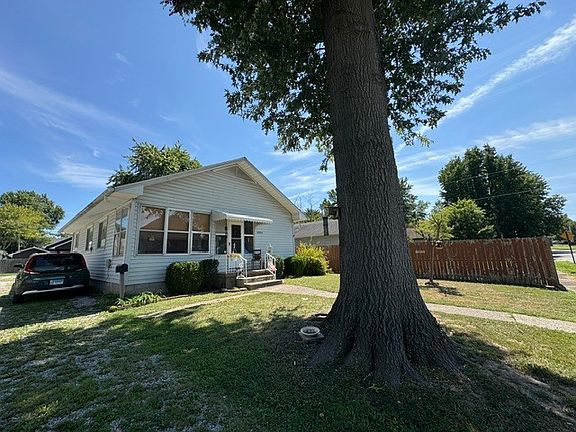 3rd image of 1004 N 14th St
