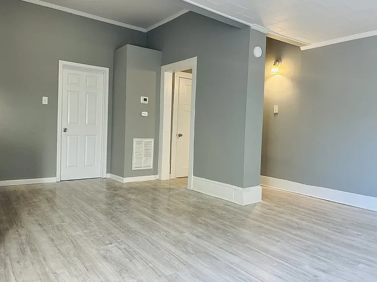 910 Walnut St — Photo 8