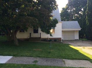 5202 Robinhood Dr, Willoughby, OH 44094