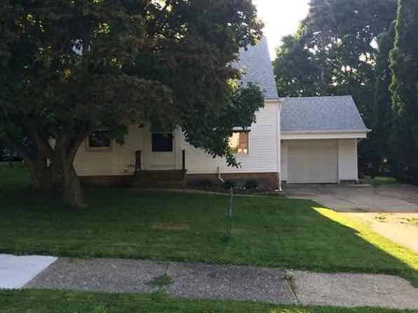 5202 Robinhood Dr, Willoughby, OH 44094