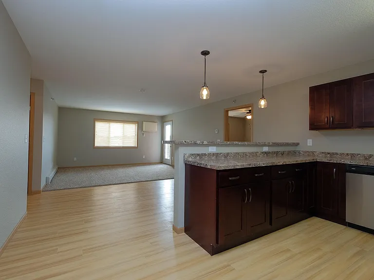 Fargo, ND Urban Plains Apartments | Kitchen